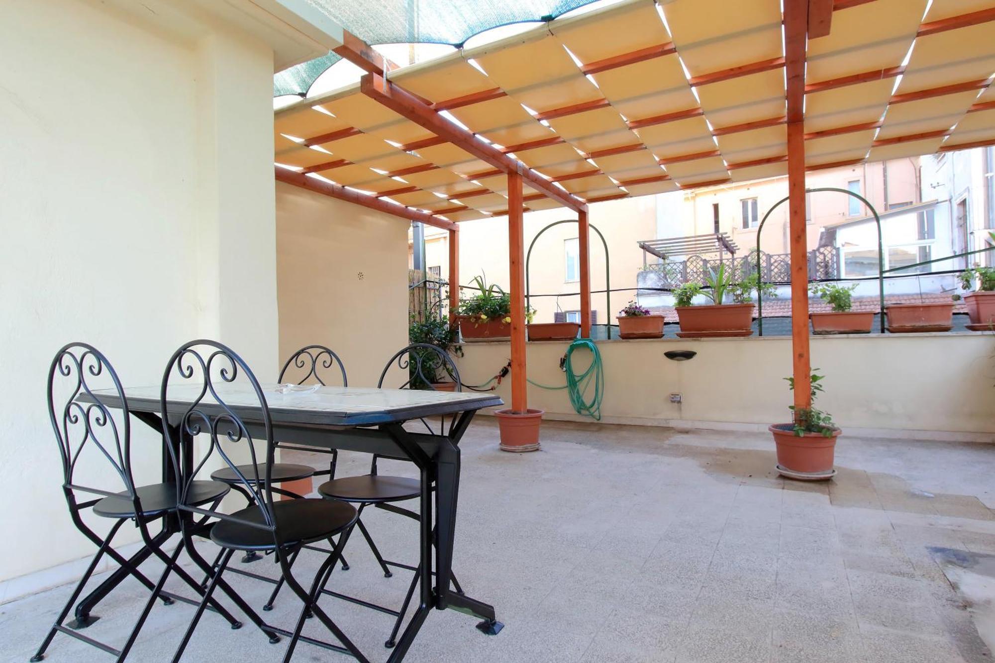 Beautiful With Amazing Rooftop&jacuzzi Apartment *